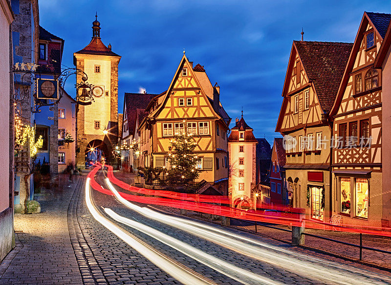 在Rothenburg ob der Tauber老城的圣诞之夜，巴伐利亚，德国